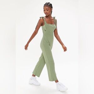 C Urban Outfitters Green Ribbed Bow Knot Women’s Jumpsuit Romper Size Small NWOT